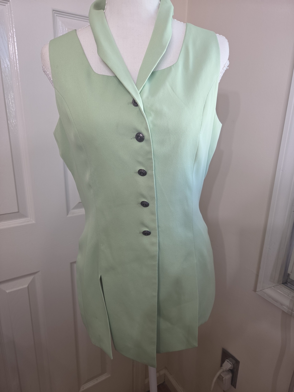 Mara Mint Green Sleeveless Button Front Tunic